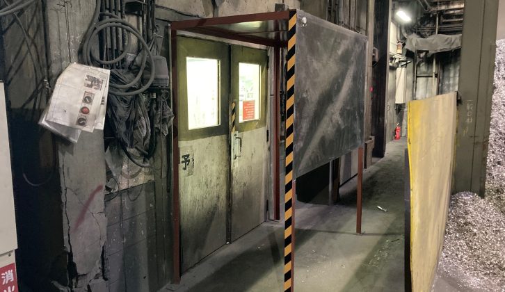 施工後 扉