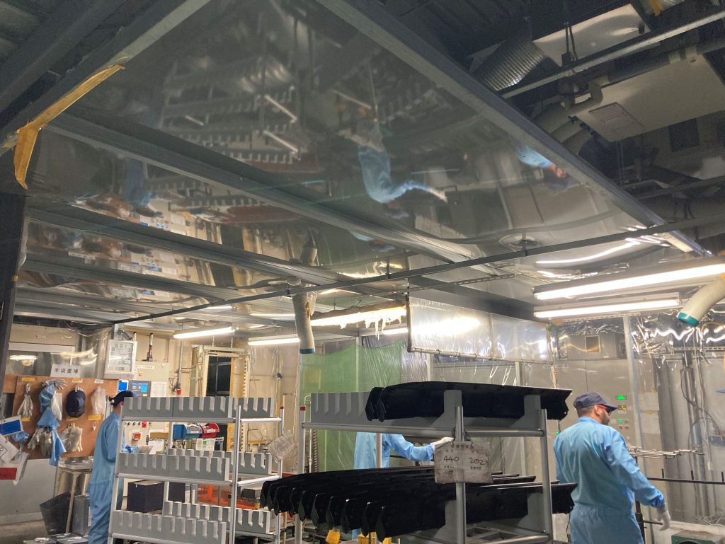 工事前のビニールシートで囲う作業場