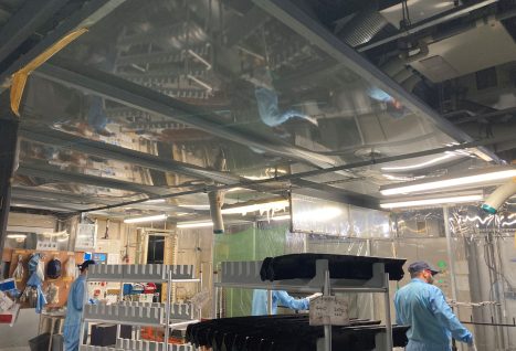 工事前のビニールシートで囲う作業場