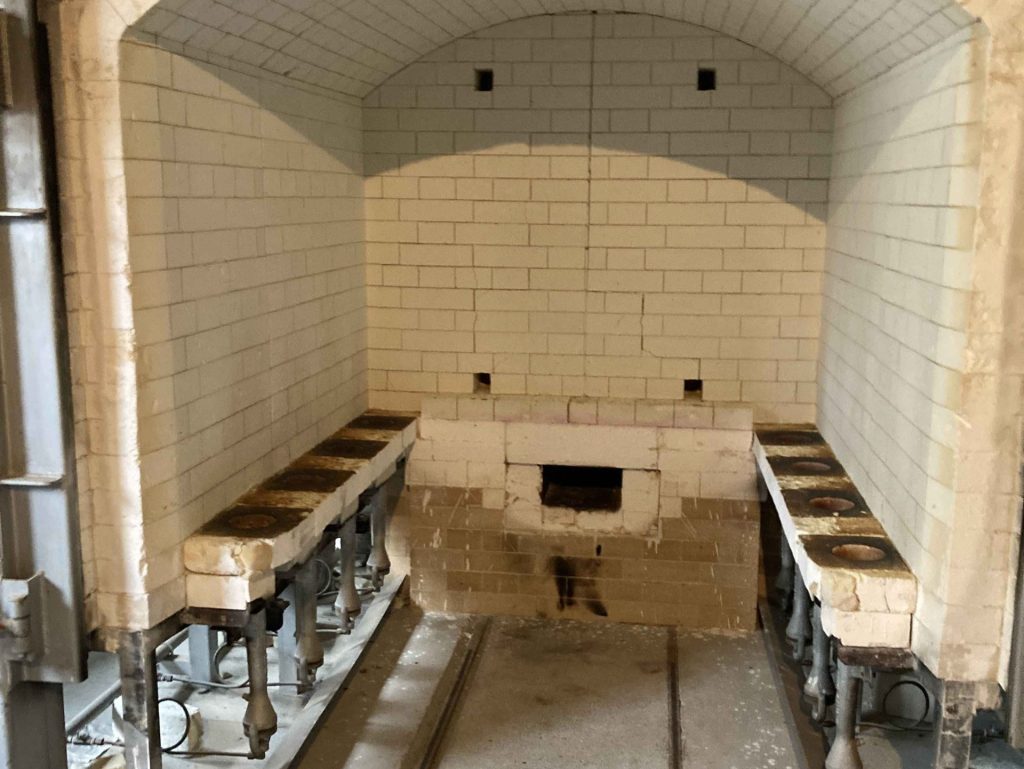 工房内に設置してある炉の全体像