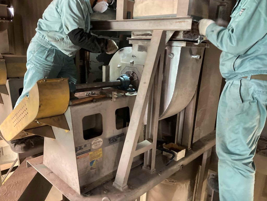 ブロワ本体取り外し